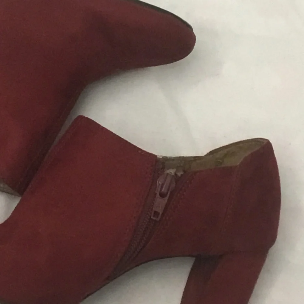 Aerosols women’s used red ankle heels